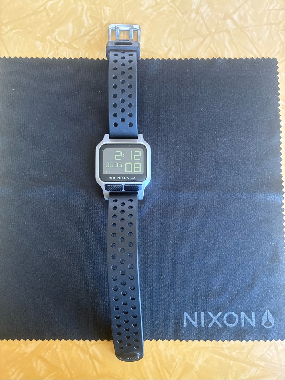 Nixon The Heat Men’s digital Wristwatch